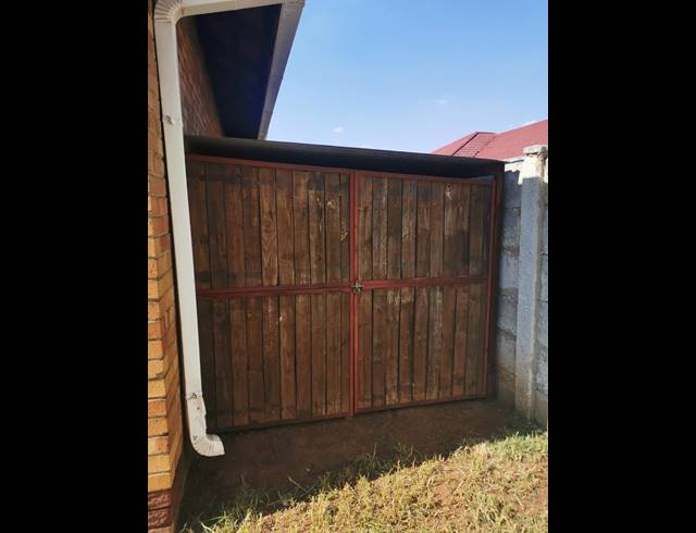 1 BEDROOM FLAT TO LET IN VAALPARK